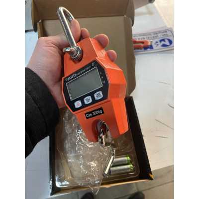 Brader 300 Kg Kapasite Geniş Ekran Askılı Terazi