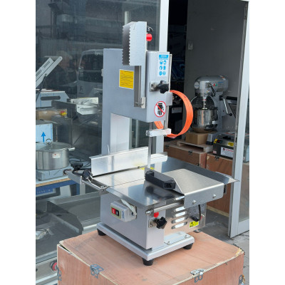 Sönmez Lavion Et Kemik Kesme Makinesi Kemik Testeresi Boyalı Gövde 220w