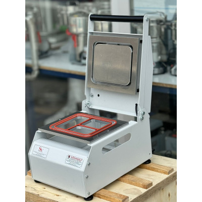 Sönmez Vakum 3 Bölme Yemek Catering Paketleme Makinesi Eko Model Sönmez Vakum 3 Bölme Yemek Catering Paketleme Makinesi Eko Model