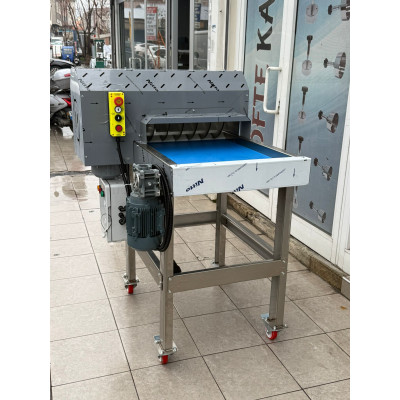 Sönmez Çift Motor Bantlı Et Paylama Parçalama Makinesi Sönmez Çift Motor Bantlı Et Paylama Parçalama Makinesi