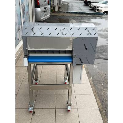 Sönmez Çift Motor Bantlı Et Paylama Parçalama Makinesi Sönmez Çift Motor Bantlı Et Paylama Parçalama Makinesi